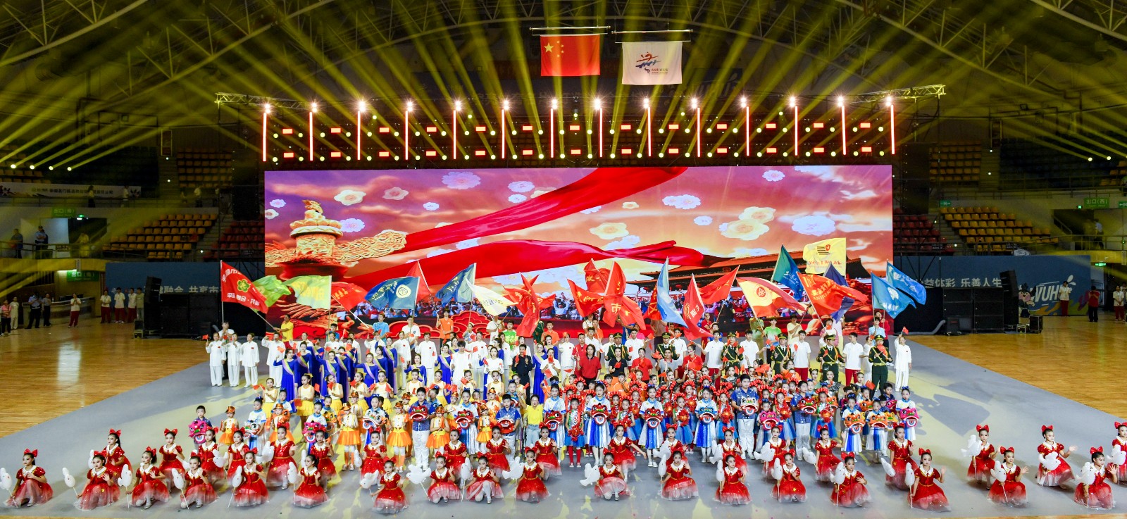 ߺеʮ˶ʢĻ      ȫϢͶӰںϷĻ ʽӾʢ